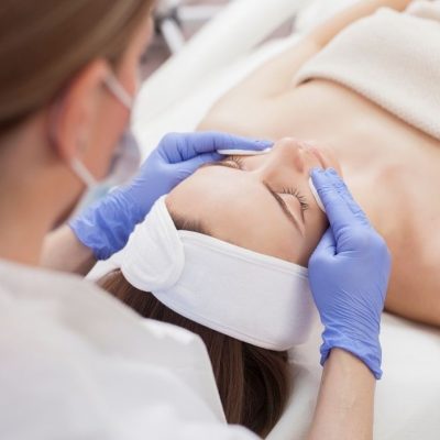 Huidtherapeut schoonheidsspecialist dermatoloog